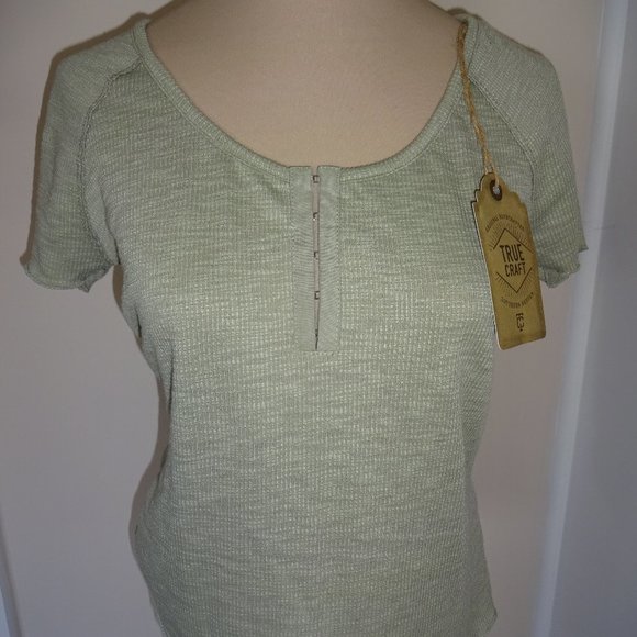 True Craft Tops - NWT New Womens Green True Craft Top Shirt L Short Sleeves